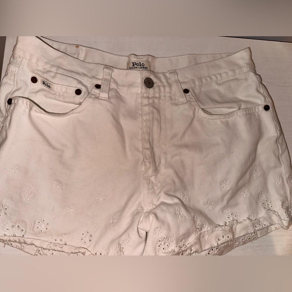 white polo shorts size 28